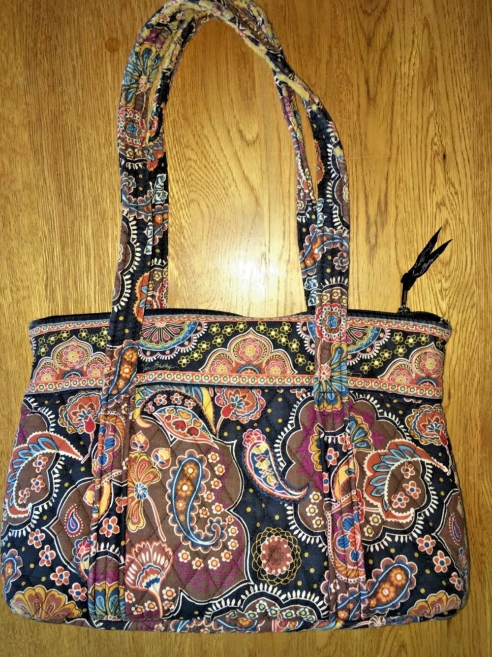 Vera Bradley KENSINGTON LARGE Tote Bag: Has 5 Pockets, Zip Closure